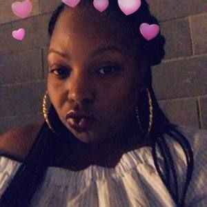 Meet your Posher, Alicia